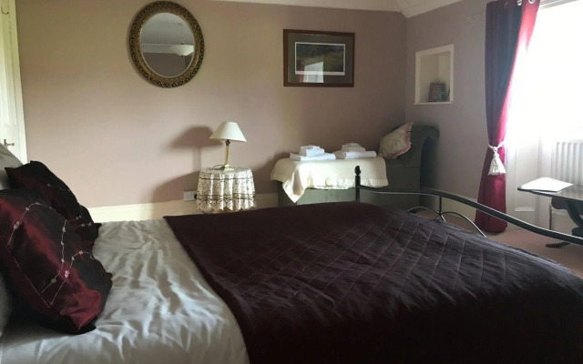 Newburgh House Bed & Breakfast