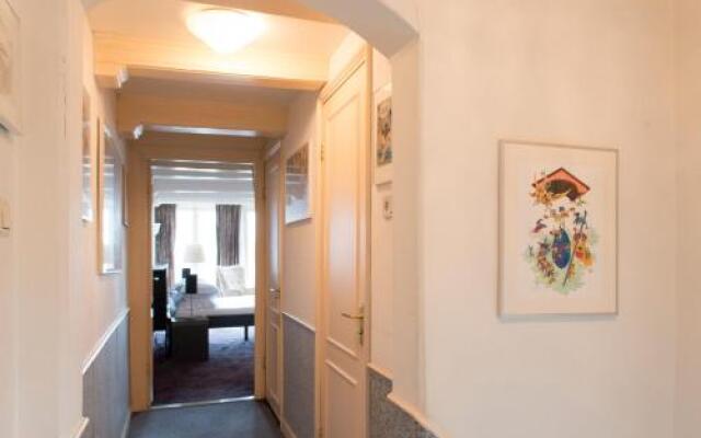 Double Floor Canal Estate