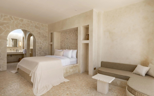 Luxe & Unique Honeymoon Bocami Suites-1 By Azure – Guest Rooms – Kerobokan Kelod