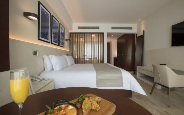 Altitude at Krystal Grand Cancun - All inclusive