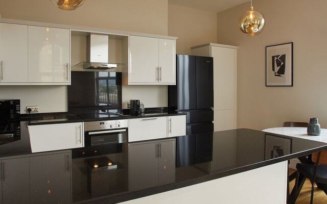 Host Stay Artsbank Apartment