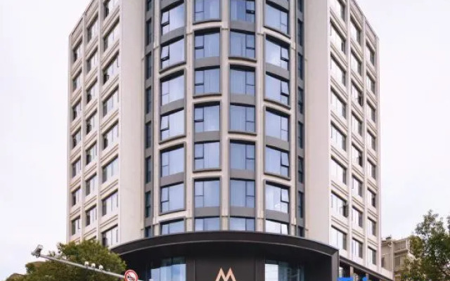 Rezen Xinshuiman Hotel (Wuyue Square Economic Development Zone)