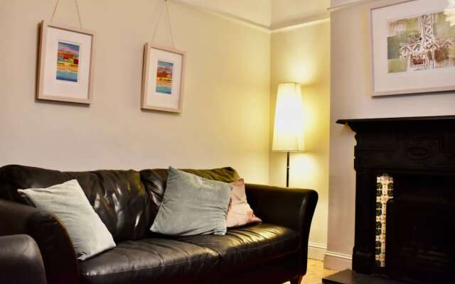 Newly Renovated 2 Bedroom Georgian House in Fairview