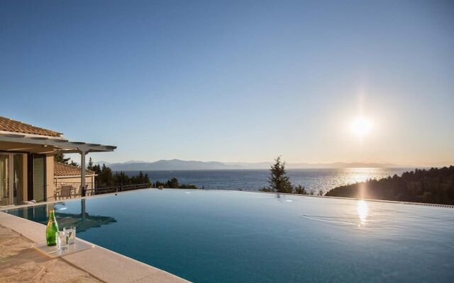 Danai Villa - Charming Escape With Oceanside Views