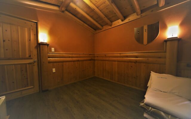 Pine Motel