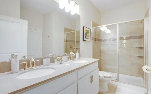 9 Bed 5 Ba Villa with Games, Pool & Spa
