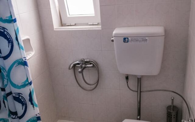 Agnadi Syros Studios & Rooms