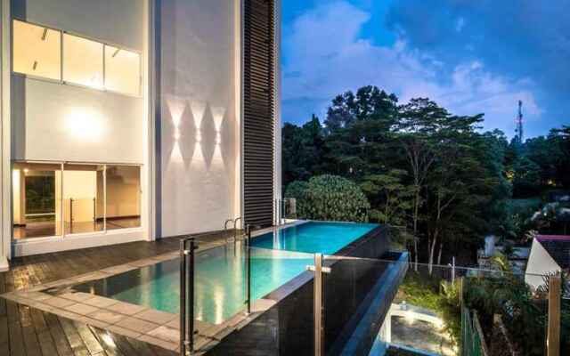 Changkat Duta Luxury Villa