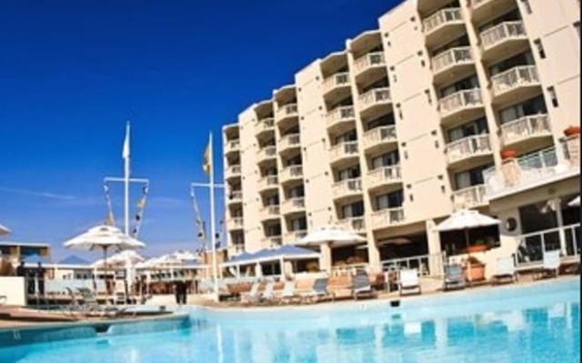 Port Royal Oceanfront Hotel