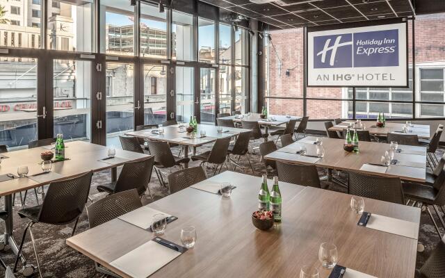 Holiday Inn Express Adelaide City Centre by IHG