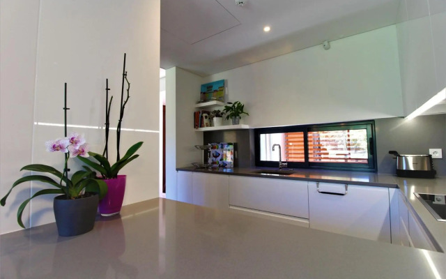 L'Orangerie Green Garden by SAPvillas