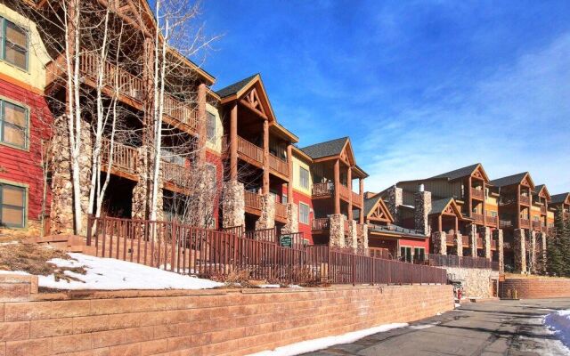 5983 Hidden River Lodge 3 Bedroom Condo by RedAwning