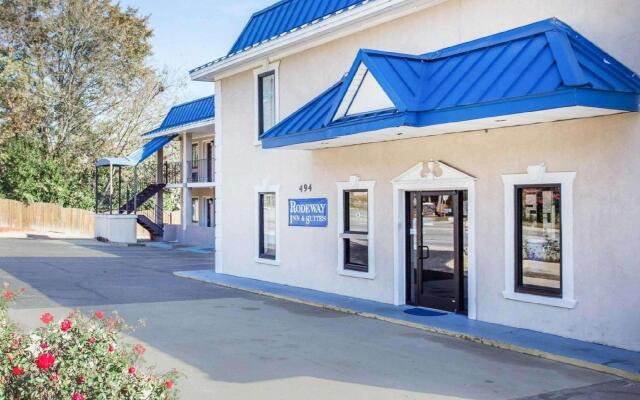 Rodeway Inn & Suites Fort Jackson