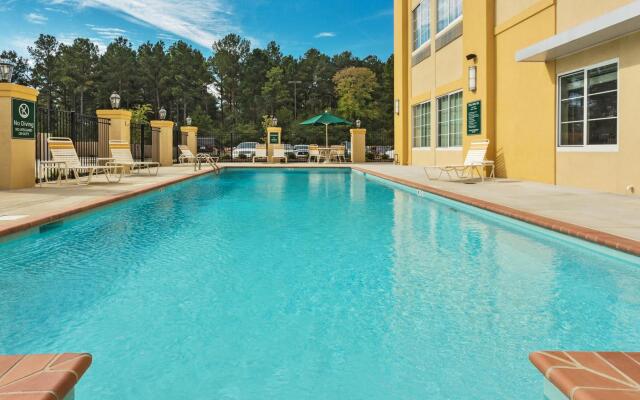 La Quinta Inn & Suites by Wyndham Starkville at MSU