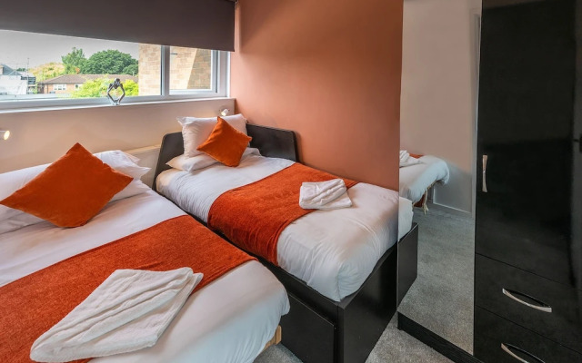 Charming 2-bed Apartment in Windsor - Free Parking