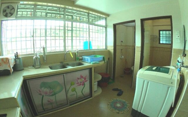 Just For You Highlands Apartment.