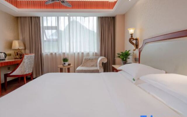 Qinglv International Hotel