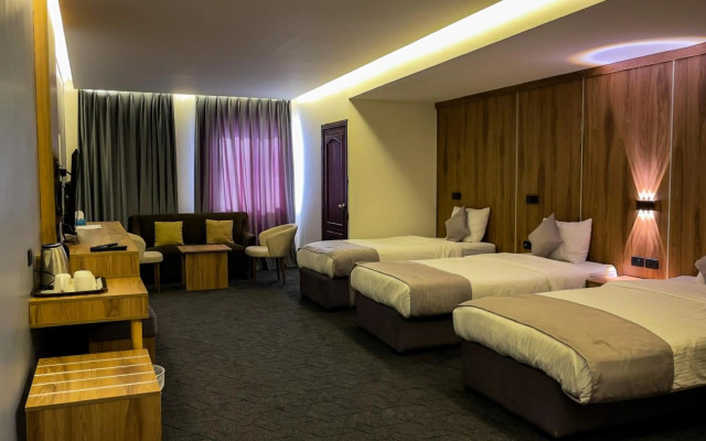 Sandy Palace Hotel