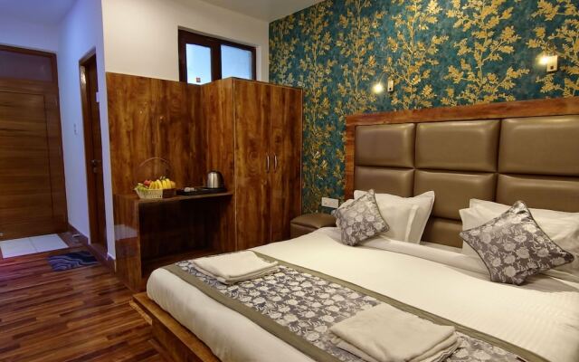 Seven Hills Hotel Srinagar
