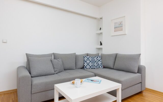 Apartment Aleja Wilanowska by Renters