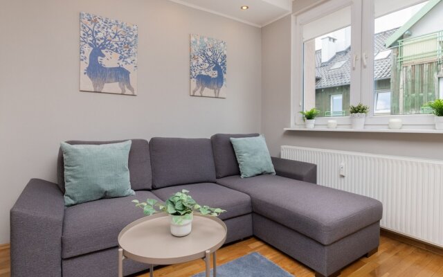 Malczewskiego Apartment by Renters