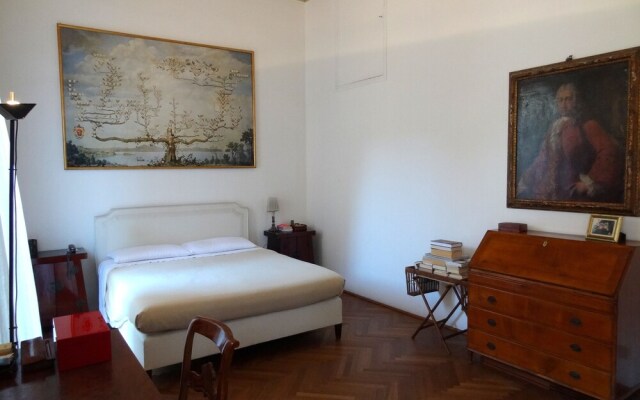 In Rome, Aristocratic, 3 Bedroom in Elegant, Historic Palace 3 Bedrooms 3 Bathrooms Apts