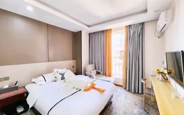 Kunming Fuxuan Hotel (ShopCuihu Park)