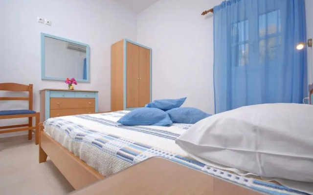 Crystal Naxos 2 Apartments at Mikri Vigla