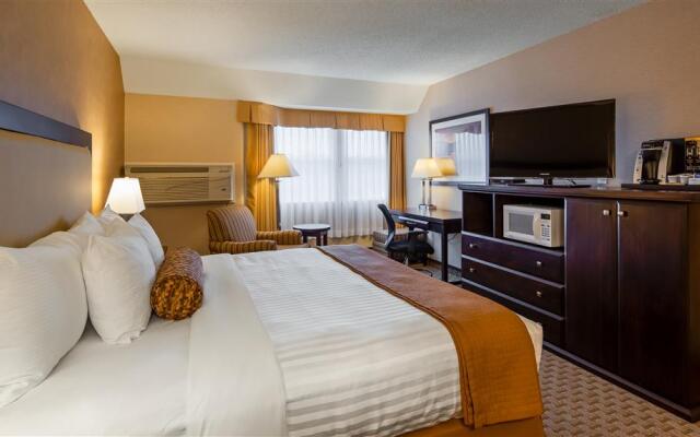 Best Western Plus Emerald Isle Hotel