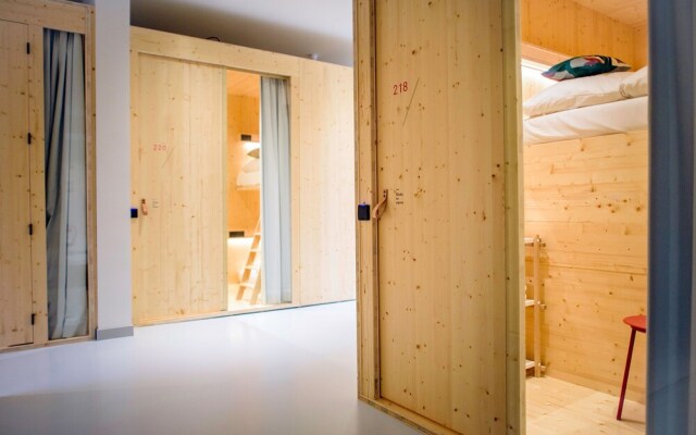 The Green Elephant Hostel & Spa