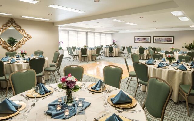 Doubletree by Hilton Campbell - Pruneyard Plaza