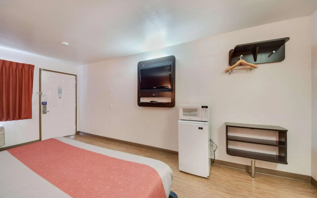 Motel 6 Brownsville, TX North