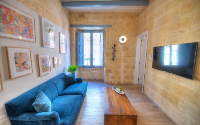 Beautifully furnished flat in the city center JBAL1-1