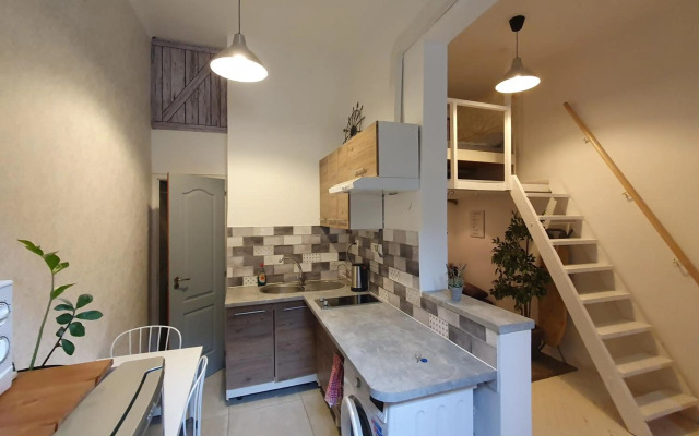 Cozy studio apartment with air condition