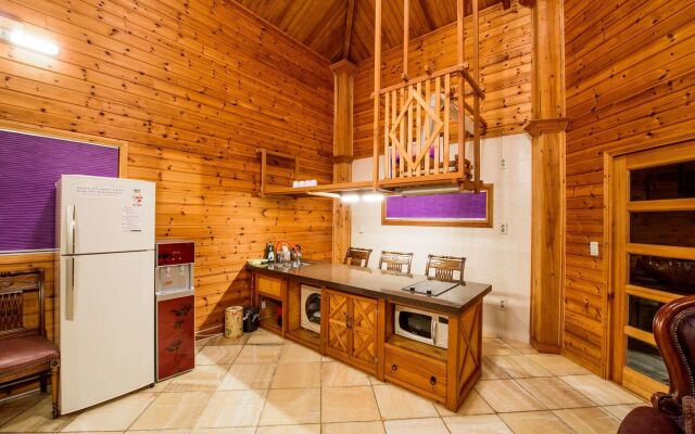 Visby Jeju Palm Village