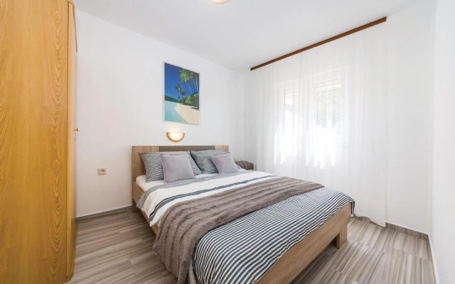 Amazing Home in Privlaka With 6 Bedrooms and Wifi