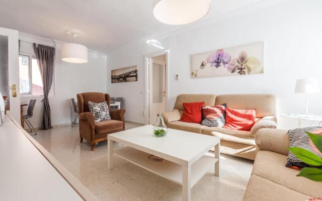 Triana With Free Parking