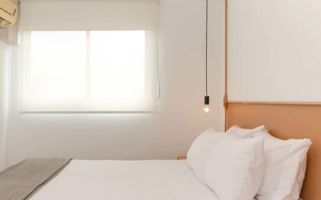 w Spectacular 1BR With Terrace at Poblado