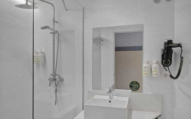 B&B Hotel Girona 2