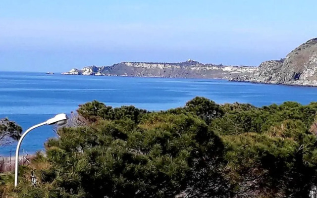 One bedroom appartement at Milazzo 30 m away from the beach with sea view furnished terrace and wifi