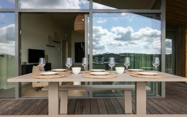 Beautiful Holiday Home With Garden
