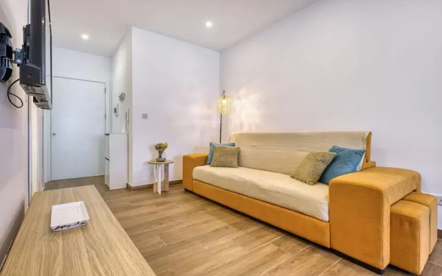 Qala Tranquil Escape - Stylish With Terrace AC