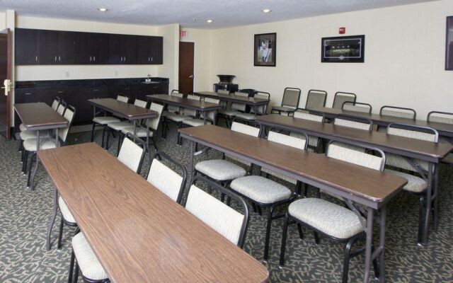 Holiday Inn Express SHELBY @ HWY 74