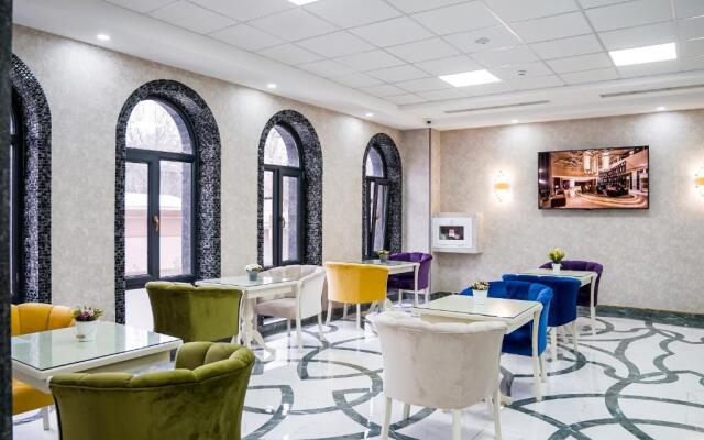 Level Hotel