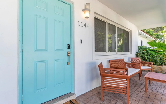 Lakeridge House- 4 Bedrooms/3 Bathroom Home by RedAwning