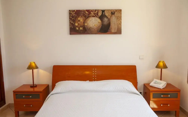 FF 01 - Bedroom 1 in Sea Breeze Guesthouse