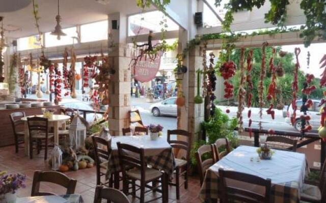 Aparthotel 3 Stars Agia Marina
