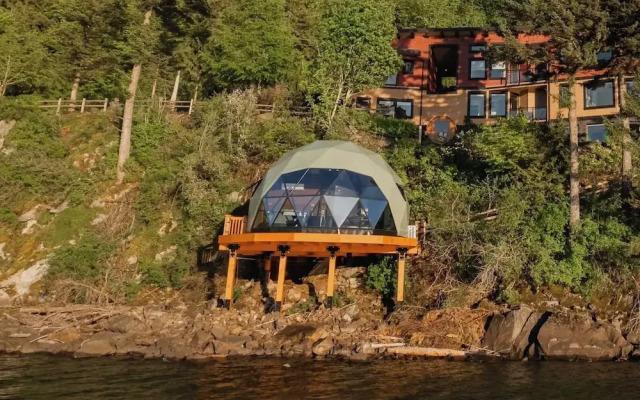 The Lodge on Harrison Lake