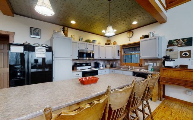 Horsin Around Tennessee