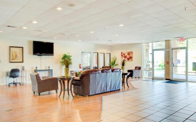 OYO Hotel Dundee By Crystal Lake